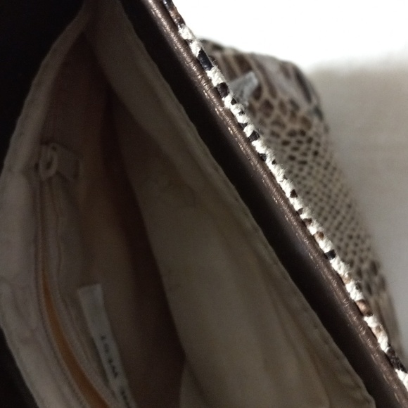 NINE WEST Crossbody Bag Purse Clutch Animal Print Snap Zip Comparts. Logo Lined - Picture 7 of 8